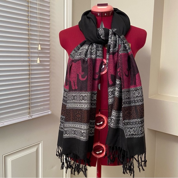 Pashmina women scarf/ wrap black, grey, pink Elephant print. Used. Missing label - Picture 4 of 12